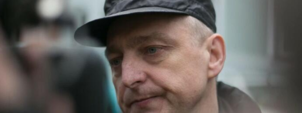 На 16-й день голодовки Николай Автухович упал от слабости и попросил вызвать скорую, но судья отказал: «Вам просто нужно поесть»                                 
            На 16-й день голодовки Николай Автухович упал от слабости и попросил вызвать скорую, но судья отказал: «Вам просто нужно поесть»