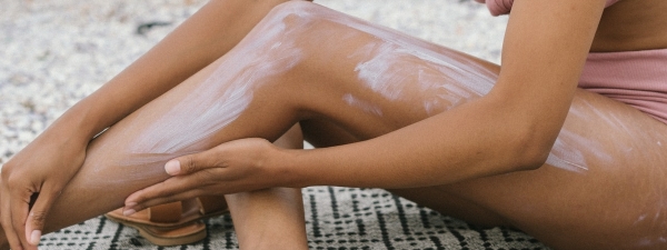 
            Что надо знать про солнце и защитные кремы. Разбираемся с дерматологом Татьяной Раманеней                                