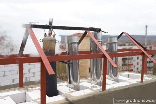 
            От экспериментальной квартиры до жилого дома. Как в Волковыске применяют итальянские технологии FITFIRE в газовых дымоходах                                