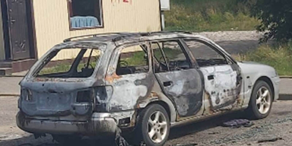 В Волковыске на автовокзале сгорела припаркованная машина