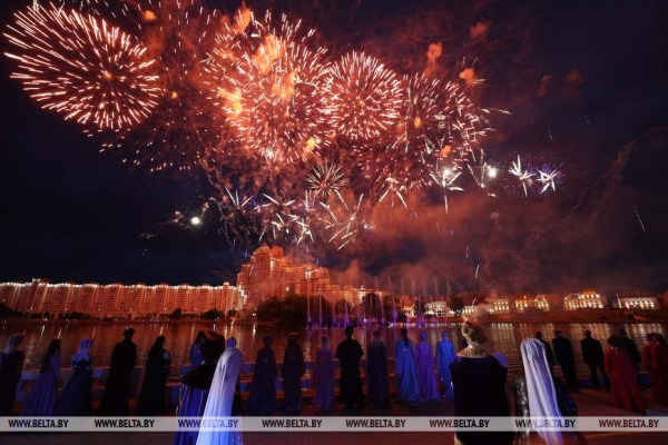 Лукашенко на празднике выпускников: вместе мы будем держать нашу страну, нашу Родину в наших руках