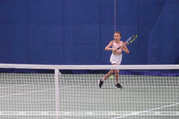 Для теннисистов, футболистов, борцов и атлетов. Спорткомплекс "Шахтер" прихорошился к II Играм стран СНГ Для теннисистов, футболистов, борцов и атлетов. Спорткомплекс "Шахтер" прихорошился к II Играм стран СНГ