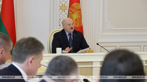 Лукашенко оценил работу экономики: "Пока слабый задел для выполнения заданий даже за полугодие"