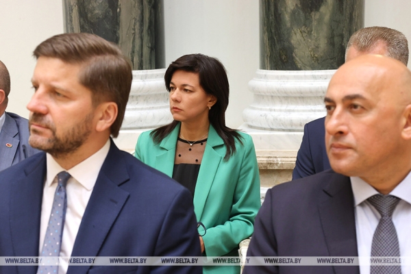 Лукашенко: жизнь без войны - результат кропотливой ежедневной работы Лукашенко: жизнь без войны - результат кропотливой ежедневной работы