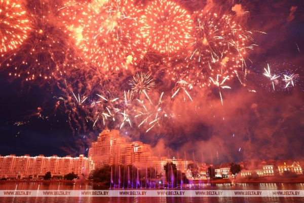 Лукашенко - молодежи: вы видите, что творится в мире, берегите свое и никому не отдавайте! Лукашенко - молодежи: вы видите, что творится в мире, берегите свое и никому не отдавайте!