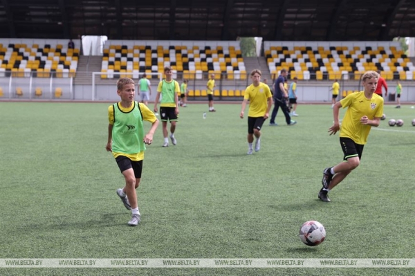 Для теннисистов, футболистов, борцов и атлетов. Спорткомплекс "Шахтер" прихорошился к II Играм стран СНГ Для теннисистов, футболистов, борцов и атлетов. Спорткомплекс "Шахтер" прихорошился к II Играм стран СНГ