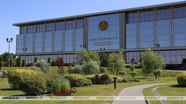 Лукашенко провел переговоры с Пригожиным Лукашенко провел переговоры с Пригожиным