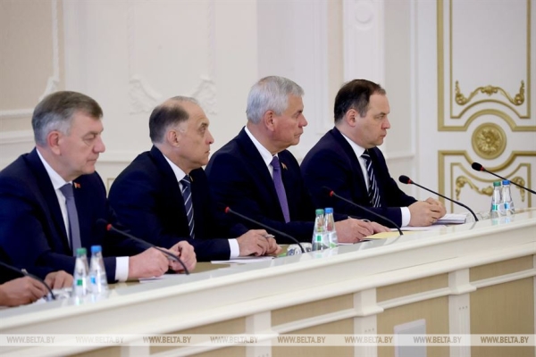 Секретное производство снарядов, резонансное интервью и посылы новым послам. Акценты горячей недели Президента