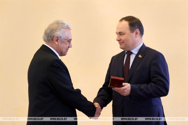 Головченко вручил государственные награды представителям различных сфер Головченко вручил государственные награды представителям различных сфер