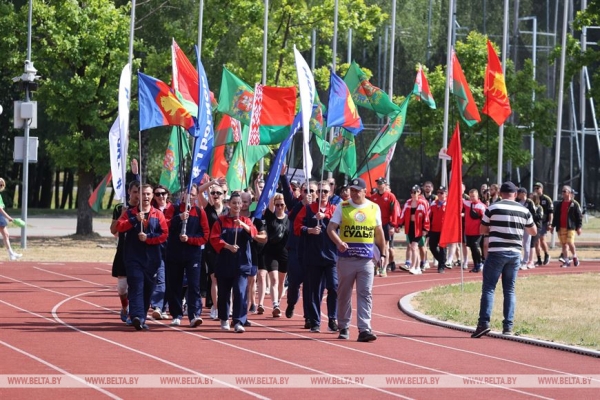 Перцов на спартакиаде в "Стайках": сегодня мы уже победили, мы сплотились нашей единой командой СМИ Перцов на спартакиаде в "Стайках": сегодня мы уже победили, мы сплотились нашей единой командой СМИ