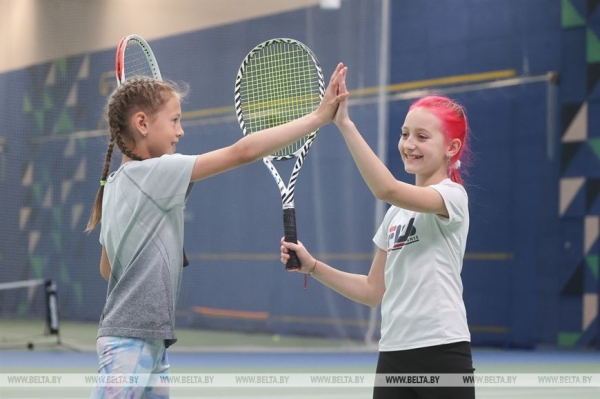 Для теннисистов, футболистов, борцов и атлетов. Спорткомплекс "Шахтер" прихорошился к II Играм стран СНГ Для теннисистов, футболистов, борцов и атлетов. Спорткомплекс "Шахтер" прихорошился к II Играм стран СНГ