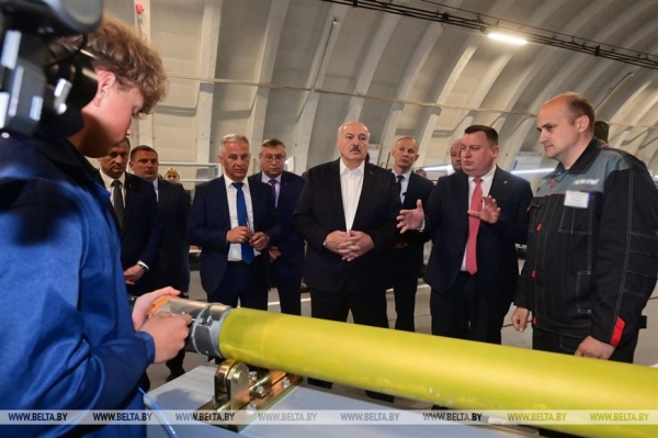 Секретное производство снарядов, резонансное интервью и посылы новым послам. Акценты горячей недели Президента