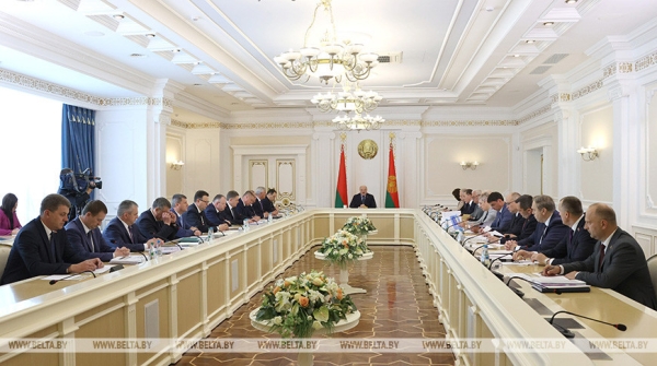 Отчет правительства, подготовка к выборам, выпускной и мятежный "Вагнер". Итоги неординарной недели Президента Отчет правительства, подготовка к выборам, выпускной и мятежный "Вагнер". Итоги неординарной недели Президента