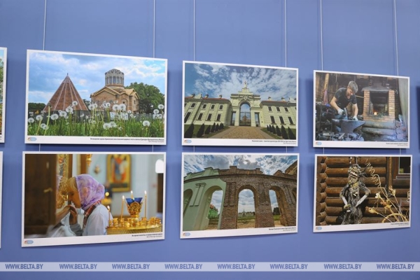 "Сам Бог велел воплотить эту идею в жизнь". Выставка фоторабот об Армении и Беларуси открылась в Минске "Сам Бог велел воплотить эту идею в жизнь". Выставка фоторабот об Армении и Беларуси открылась в Минске