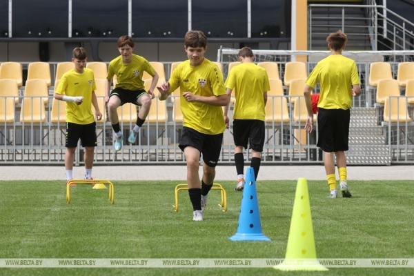 Для теннисистов, футболистов, борцов и атлетов. Спорткомплекс "Шахтер" прихорошился к II Играм стран СНГ Для теннисистов, футболистов, борцов и атлетов. Спорткомплекс "Шахтер" прихорошился к II Играм стран СНГ