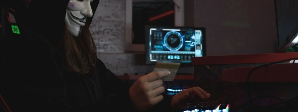 Житель Волковыска познакомился с девушкой в интернете и пригласил ее в театр, а остался и без свидания, и без трех тысяч рублей                                 
            Житель Волковыска познакомился с девушкой в интернете и пригласил ее в театр, а остался и без свидания, и без трех тысяч рублей