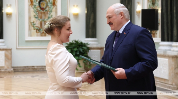 Отчет правительства, подготовка к выборам, выпускной и мятежный "Вагнер". Итоги неординарной недели Президента Отчет правительства, подготовка к выборам, выпускной и мятежный "Вагнер". Итоги неординарной недели Президента