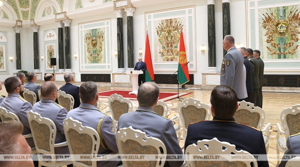 Лукашенко: жизнь без войны - результат кропотливой ежедневной работы Лукашенко: жизнь без войны - результат кропотливой ежедневной работы