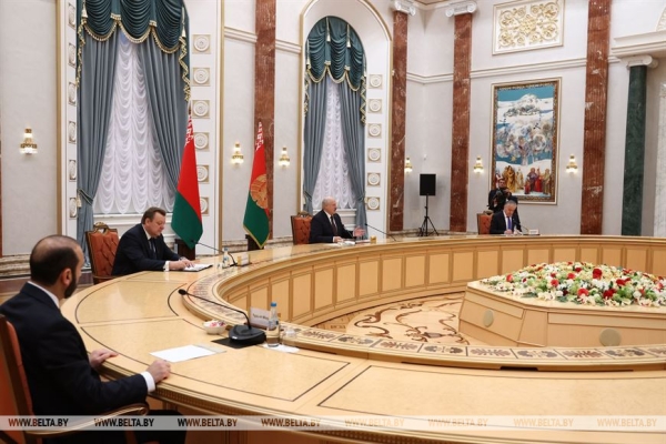 Укрепление доверия, истерики Запада и план действий в экономике. О чем говорил Лукашенко с главами МИД ОДКБ?