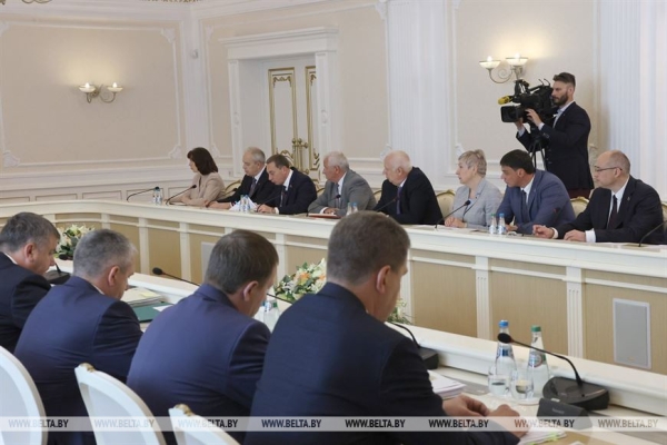 Лукашенко оценил работу экономики: "Пока слабый задел для выполнения заданий даже за полугодие"