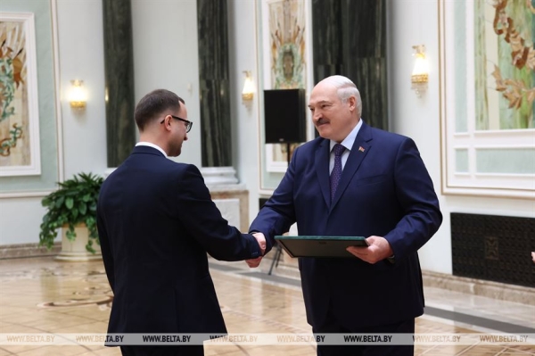 Отчет правительства, подготовка к выборам, выпускной и мятежный "Вагнер". Итоги неординарной недели Президента Отчет правительства, подготовка к выборам, выпускной и мятежный "Вагнер". Итоги неординарной недели Президента