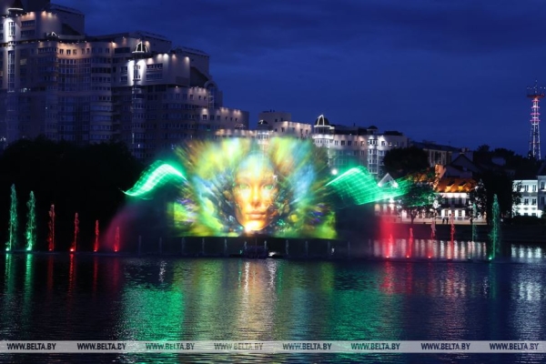 Лукашенко - молодежи: вы видите, что творится в мире, берегите свое и никому не отдавайте! Лукашенко - молодежи: вы видите, что творится в мире, берегите свое и никому не отдавайте!