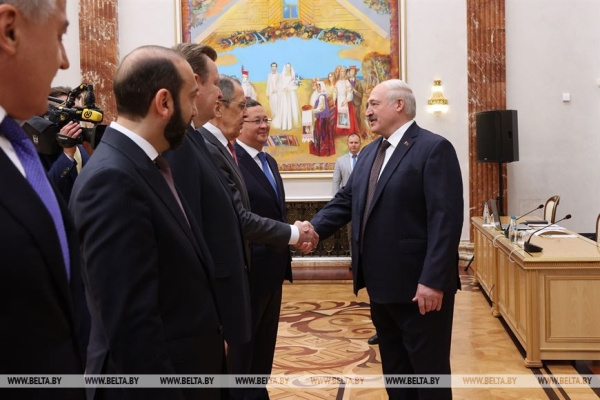 Укрепление доверия, истерики Запада и план действий в экономике. О чем говорил Лукашенко с главами МИД ОДКБ?