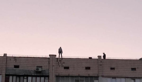 
            Второе самоубийство в Волковыске за два дня - девушка сбросилась с 9 этажа                                