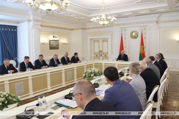 Лукашенко оценил работу экономики: "Пока слабый задел для выполнения заданий даже за полугодие"