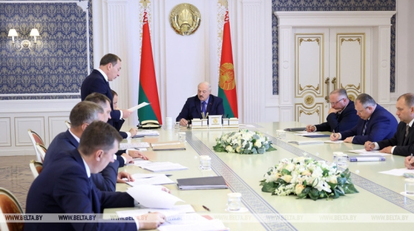 Лукашенко на совещании о создании портовых мощностей: нужно окончательно определиться Лукашенко на совещании о создании портовых мощностей: нужно окончательно определиться