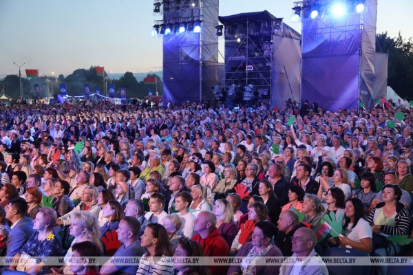 ФОТОРЕПОРТАЖ: Праздник "Купалье" ("Александрия собирает друзей") прошел в Шкловском районе ФОТОРЕПОРТАЖ: Праздник "Купалье" ("Александрия собирает друзей") прошел в Шкловском районе