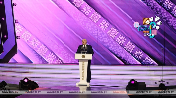Лукашенко: настоящее искусство фестиваля в Витебске объединяет народы и государства