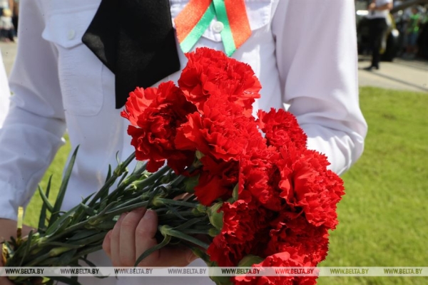 "Высота Владимирова - наша нравственная высота". Сергеенко на открытии мемориала в Могилевском районе