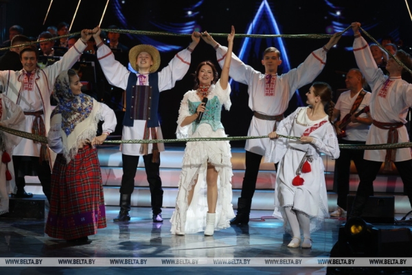 ФОТОФАКТ: Творческий вечер Ирины Дорофеевой прошел на "Славянском базаре" ФОТОФАКТ: Творческий вечер Ирины Дорофеевой прошел на "Славянском базаре"