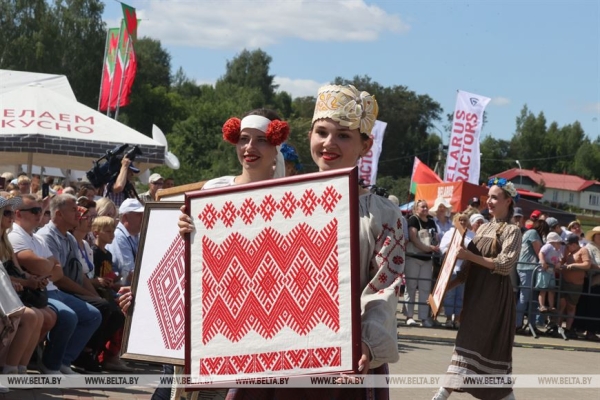 ФОТОРЕПОРТАЖ: Праздник "Купалье" ("Александрия собирает друзей") прошел в Шкловском районе ФОТОРЕПОРТАЖ: Праздник "Купалье" ("Александрия собирает друзей") прошел в Шкловском районе