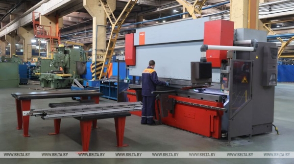 Лукашенко напомнил об инвестпроектах в регионах: каждый район должен зарабатывать себе деньги Лукашенко напомнил об инвестпроектах в регионах: каждый район должен зарабатывать себе деньги