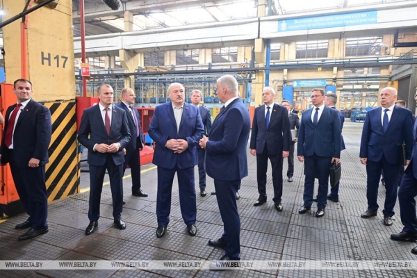 Окно возможностей, большое молоко, эксперименты на полях и спасенный базар. Итоги фестивальной недели Президента Окно возможностей, большое молоко, эксперименты на полях и спасенный базар. Итоги фестивальной недели Президента