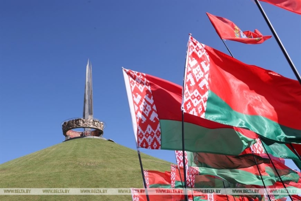 Выступление Лукашенко на церемонии возложения венка и цветов в мемориальном комплексе "Курган Славы"