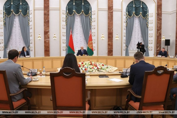 "Бомбическая пресс-конференция", "Правит железной рукой". Что западные СМИ написали о встрече с Лукашенко "Бомбическая пресс-конференция", "Правит железной рукой". Что западные СМИ написали о встрече с Лукашенко