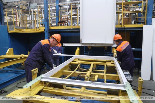 Лукашенко напомнил об инвестпроектах в регионах: каждый район должен зарабатывать себе деньги Лукашенко напомнил об инвестпроектах в регионах: каждый район должен зарабатывать себе деньги