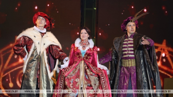 ФОТОФАКТ: Творческий вечер Ирины Дорофеевой прошел на "Славянском базаре" ФОТОФАКТ: Творческий вечер Ирины Дорофеевой прошел на "Славянском базаре"