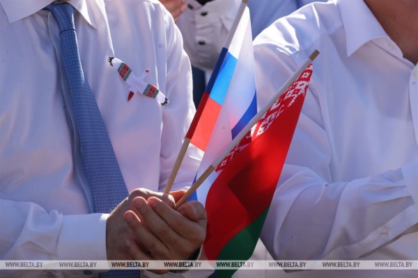 ФОТОРЕПОРТАЖ: Праздник "Купалье" ("Александрия собирает друзей") прошел в Шкловском районе ФОТОРЕПОРТАЖ: Праздник "Купалье" ("Александрия собирает друзей") прошел в Шкловском районе