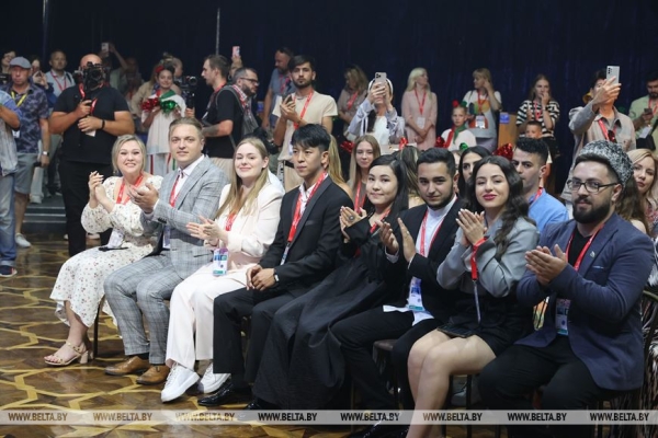 На "Славянском базаре в Витебске" сегодня первый день конкурса исполнителей эстрадной песни