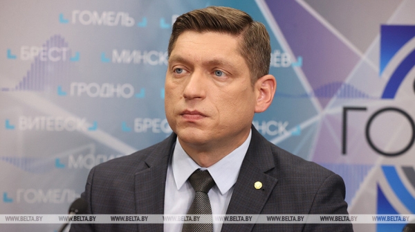 В девяностых Лукашенко переломил тренд, навязанный Западом. Эксперт об уникальности Дня Независимости