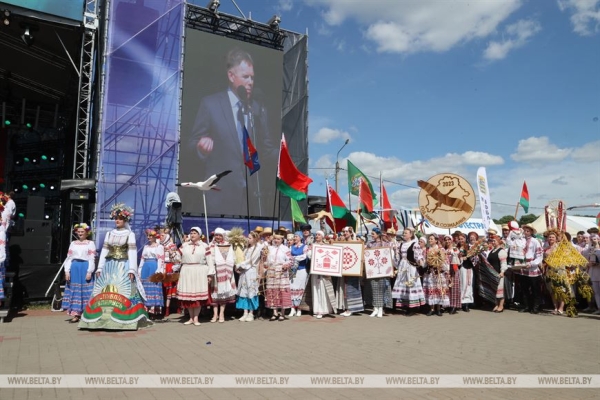 ФОТОРЕПОРТАЖ: Праздник "Купалье" ("Александрия собирает друзей") прошел в Шкловском районе ФОТОРЕПОРТАЖ: Праздник "Купалье" ("Александрия собирает друзей") прошел в Шкловском районе