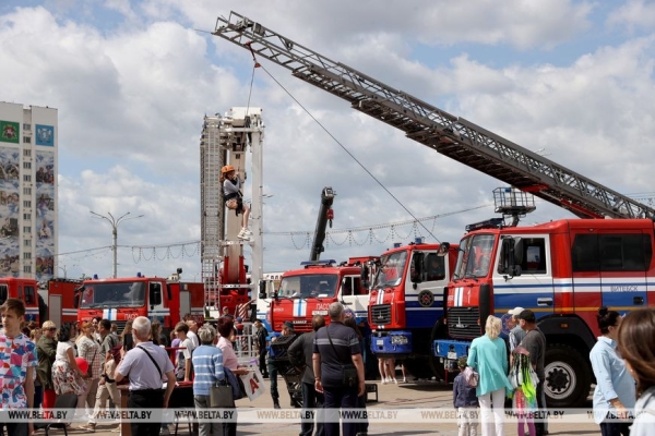 ФОТОРЕПОРТАЖ: День Независимости отпраздновали в Беларуси ФОТОРЕПОРТАЖ: День Независимости отпраздновали в Беларуси