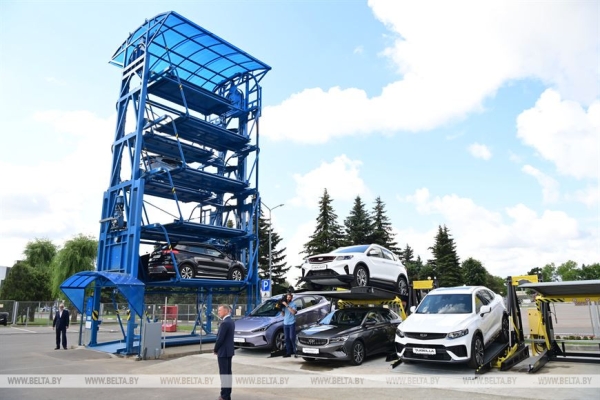 Лукашенко на "Могилевлифтмаше" призвал использовать нынешнее окно возможностей