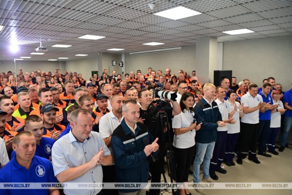 Лукашенко на "Могилевлифтмаше" призвал использовать нынешнее окно возможностей