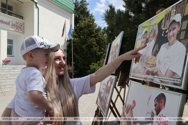 ФОТОРЕПОРТАЖ: Праздник "Купалье" ("Александрия собирает друзей") прошел в Шкловском районе ФОТОРЕПОРТАЖ: Праздник "Купалье" ("Александрия собирает друзей") прошел в Шкловском районе