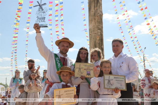 ФОТОРЕПОРТАЖ: Праздник "Купалье" ("Александрия собирает друзей") прошел в Шкловском районе ФОТОРЕПОРТАЖ: Праздник "Купалье" ("Александрия собирает друзей") прошел в Шкловском районе